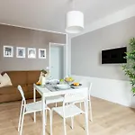 Pisa Station & Airport Modern Apartment